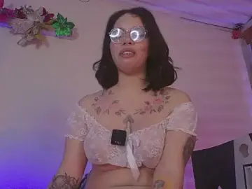 Stripchat Adult Webcams of Little_maeve