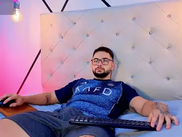 Stripchat Best Webcam of Andrew_Brown