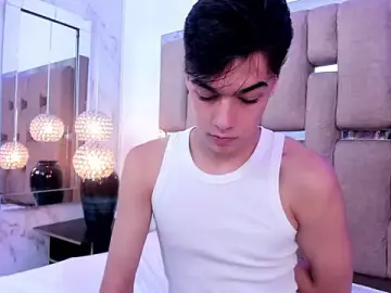 Stripchat Sex Cam of Gerony_