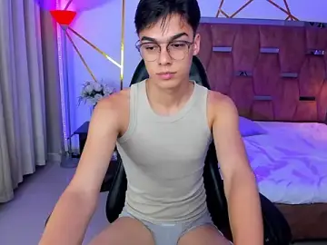 Stripchat Sex Cam of Gerony_