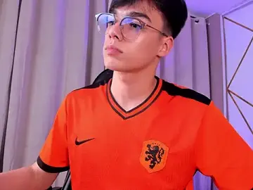 Stripchat Live Sex Cam of Gerony_