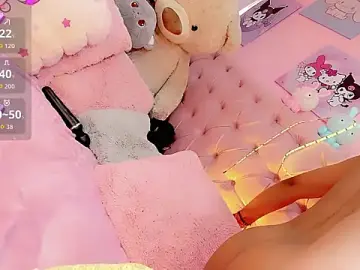 Stripchat Live Sex Cam of Cute_Roxxy