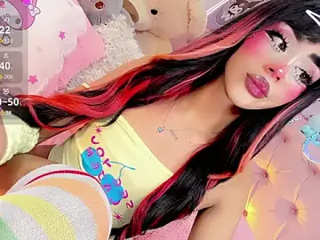 Stripchat Live Sex Cam of Cute_Roxxy