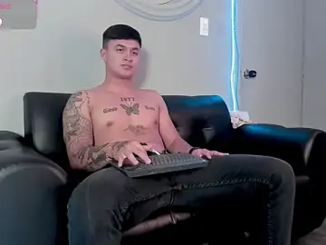 Stripchat Adult Webcam of Cristopher_strong