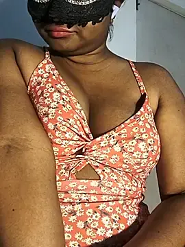 Stripchat Live Sex Cam of DIRTYSECRET_QUEEN_07