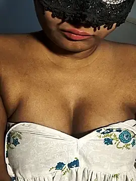 Stripchat Free Porn Cam of DIRTYSECRET_QUEEN_07