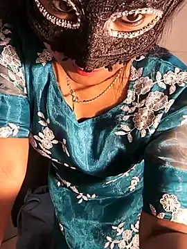 Stripchat Free Porn Cam of DIRTYSECRET_QUEEN_07