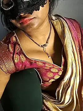 Stripchat Sex Cam of DIRTYSECRET_QUEEN_07