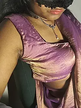 Stripchat Free Live Porn of DIRTYSECRET_QUEEN_07