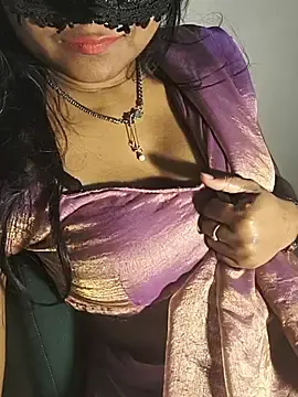 Stripchat Live Porn of DIRTYSECRET_QUEEN_07