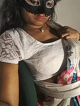 Stripchat Sex Cam of DIRTYSECRET_QUEEN_07