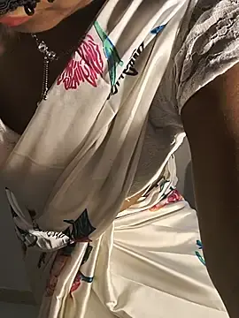 Stripchat Live Sex of DIRTYSECRET_QUEEN_07