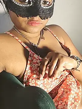 Stripchat Free Porn Cam of DIRTYSECRET_QUEEN_07