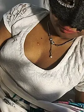 Stripchat Live Sex Cam of DIRTYSECRET_QUEEN_07