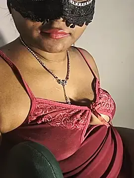 Stripchat Live Sex Cam of DIRTYSECRET_QUEEN_07