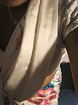Stripchat Free Porn Cam of DIRTYSECRET_QUEEN_07