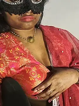 Stripchat Live Sex Cam of DIRTYSECRET_QUEEN_07