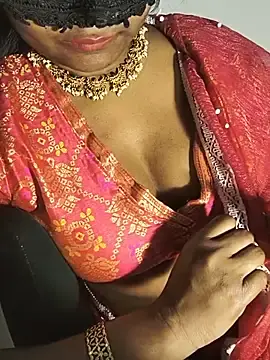 Stripchat Free Porn Cam of DIRTYSECRET_QUEEN_07