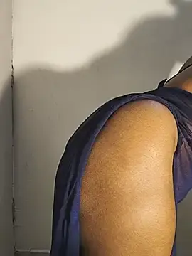 Stripchat Live Porn of DIRTYSECRET_QUEEN_07