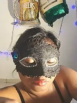 Stripchat Live Porn of DIRTYSECRET_QUEEN_07