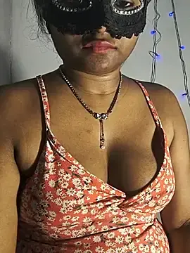 Stripchat Live Sex Cam of DIRTYSECRET_QUEEN_07