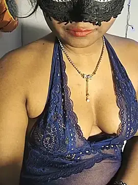Stripchat Live Porn of DIRTYSECRET_QUEEN_07