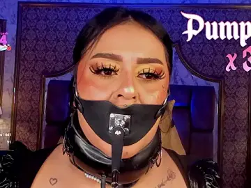 Stripchat Adult Video Chat of SoffiQueen