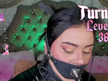 Stripchat Watch Live Sex Cams of SoffiQueen