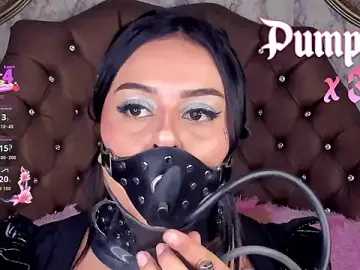 Stripchat Free Porn Cam of SoffiQueen