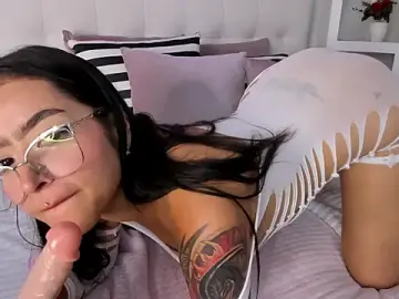 Stripchat Live Sex Cam of sophie-carter