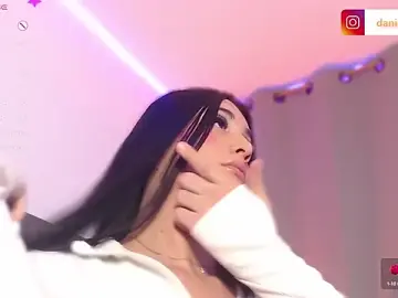 Stripchat Sex Cam of milan_delrey