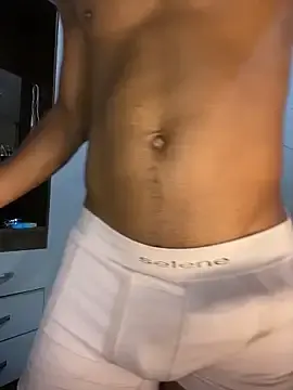 Stripchat Free Porn Cam of Leosilvaj1