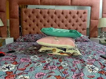 Stripchat Adult Webcam of briana_wonder69xxx