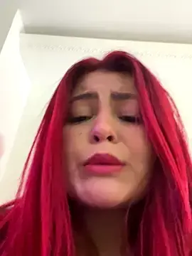 Stripchat Live Sex Cam of lia_moon77