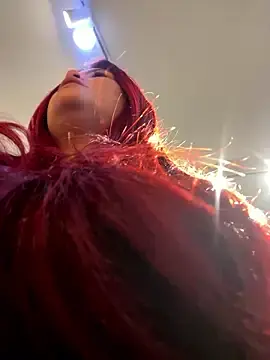 Stripchat Live Sex Cam of lia_moon77