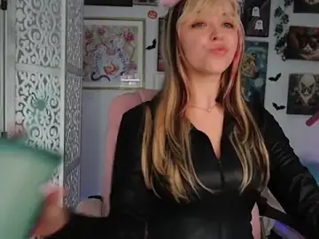 Stripchat Free Porn Cam of makiyahbelle