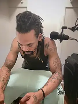 Stripchat Sex Cam of 2HandsLong