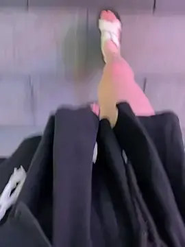 Stripchat Sex Cam of littleqiu