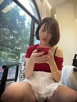 Stripchat Live Sex Cam of littleqiu