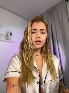 Stripchat Free Porn Cam of JoselinFlower_