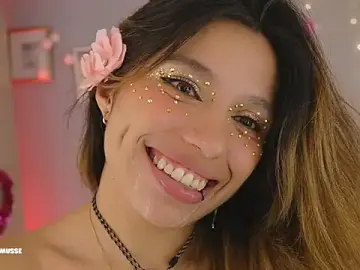 Stripchat Adult Webcam of Yourrmuse_