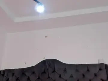 Stripchat Live Sex Cam of two_milkyway