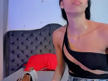 Stripchat Free Porn Cam of two_milkyway