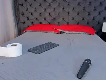 Stripchat Live Sex Cam of two_milkyway