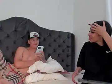 Stripchat Adult Webcam of two_milkyway