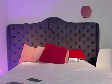 Stripchat Live Sex Cam of two_milkyway