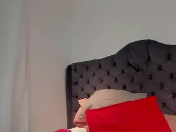 Stripchat Live Sex Cam of two_milkyway