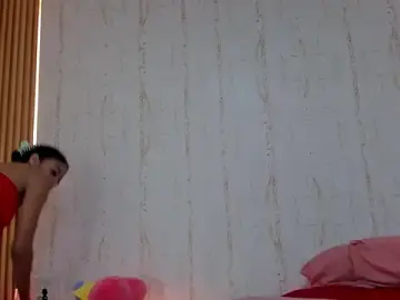 Stripchat Free Porn Cam of two_milkyway