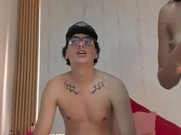 Stripchat Free Porn Cam of two_milkyway