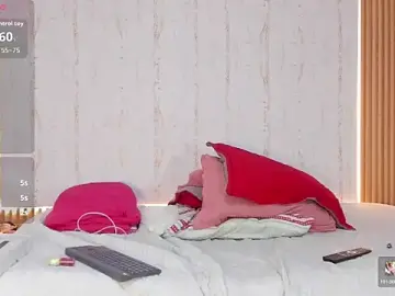 Stripchat Free Porn Cam of two_milkyway